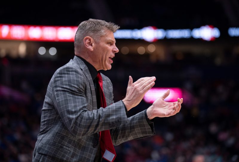 Look: Porter Moser dons Toby Keith-signed shoes in OU win