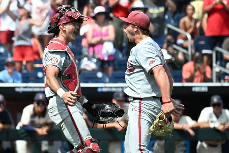 Winners and losers from Monday at the College World Series
