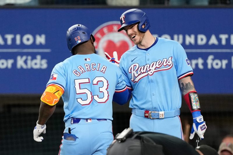 Rangers dump World Series hero. See who else was among MLB non-tenders